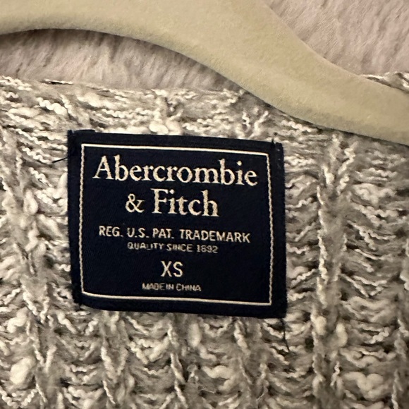 Abercrombie and fitch cardigan - Picture 2 of 2